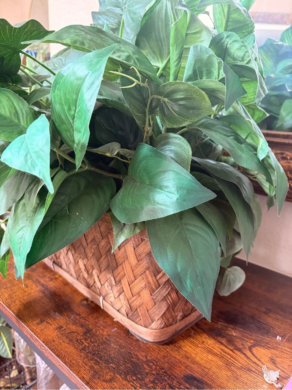 Artificial Green Leaf Pothos in Woven Planter - Green